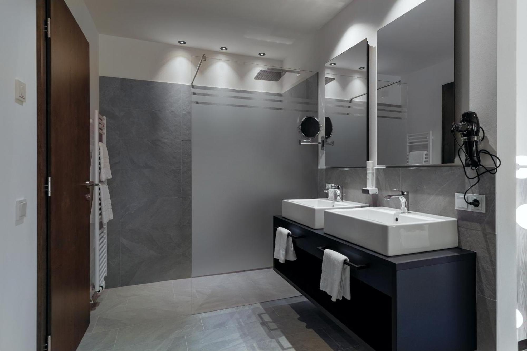 Hotel Alpenrose San Valentino alla Muta Bilik gambar